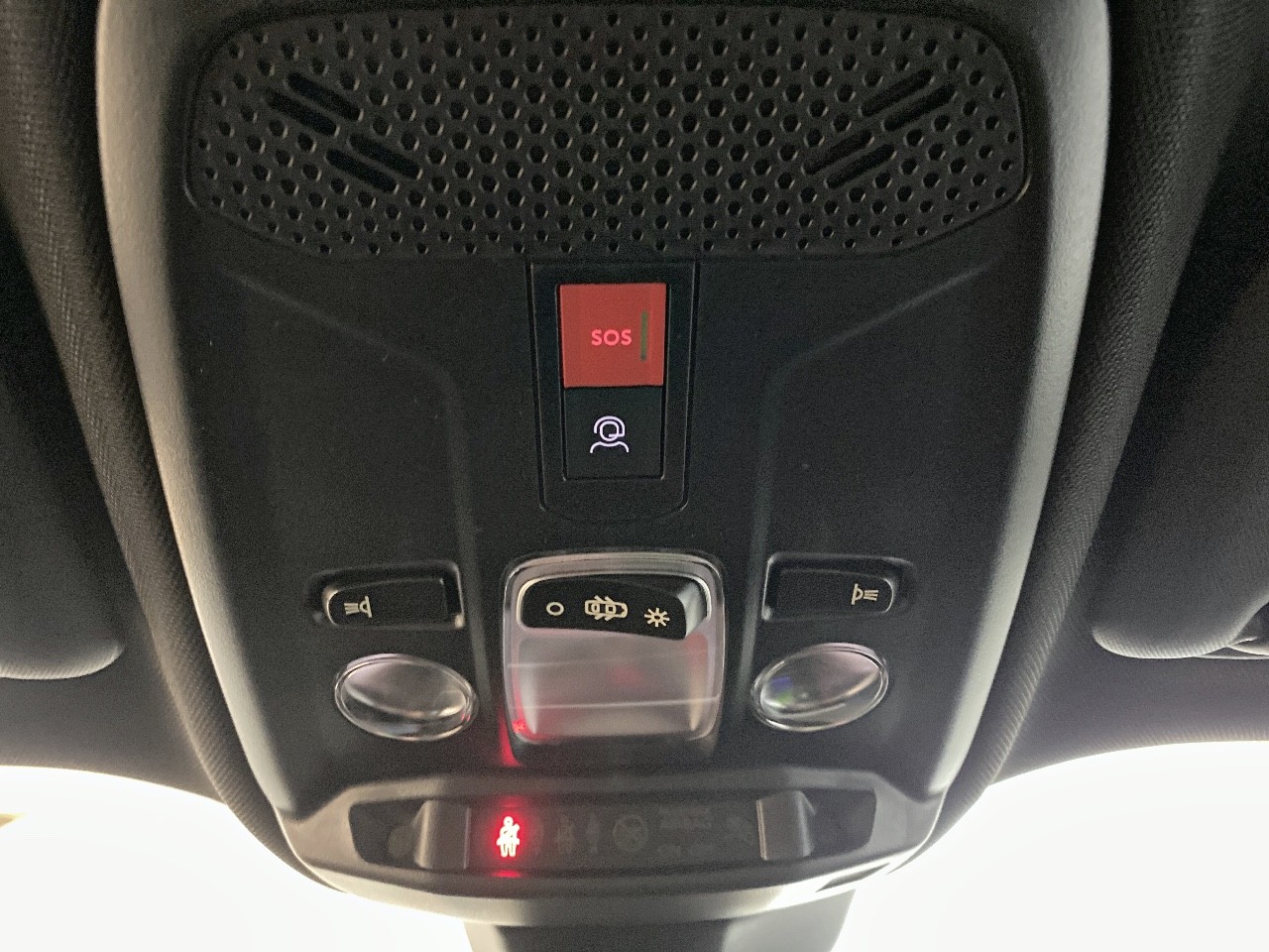 Peugeot 2008 Hybrid 136 e-DCS6 Allure 2024