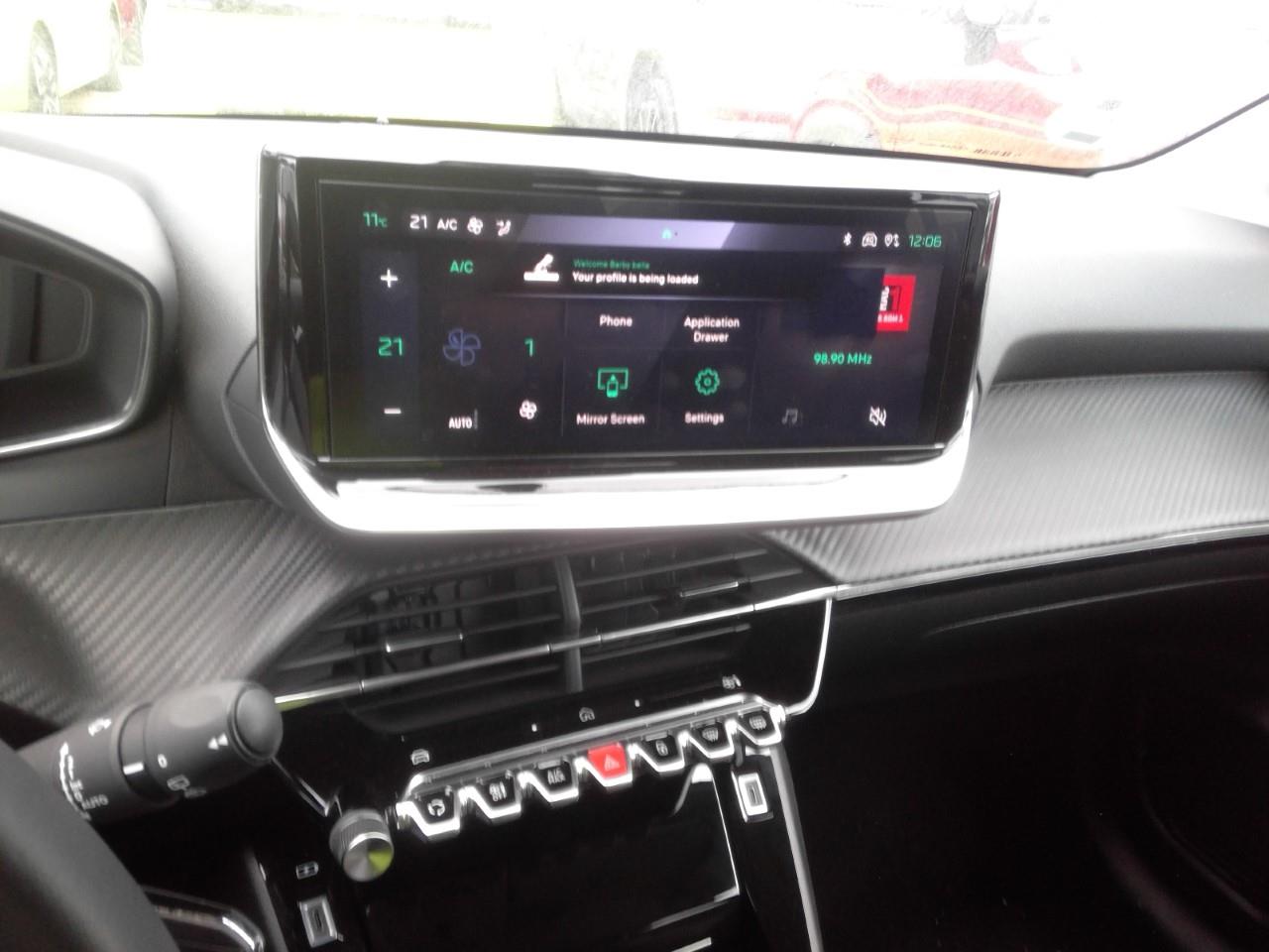 Foto Peugeot 208 8
