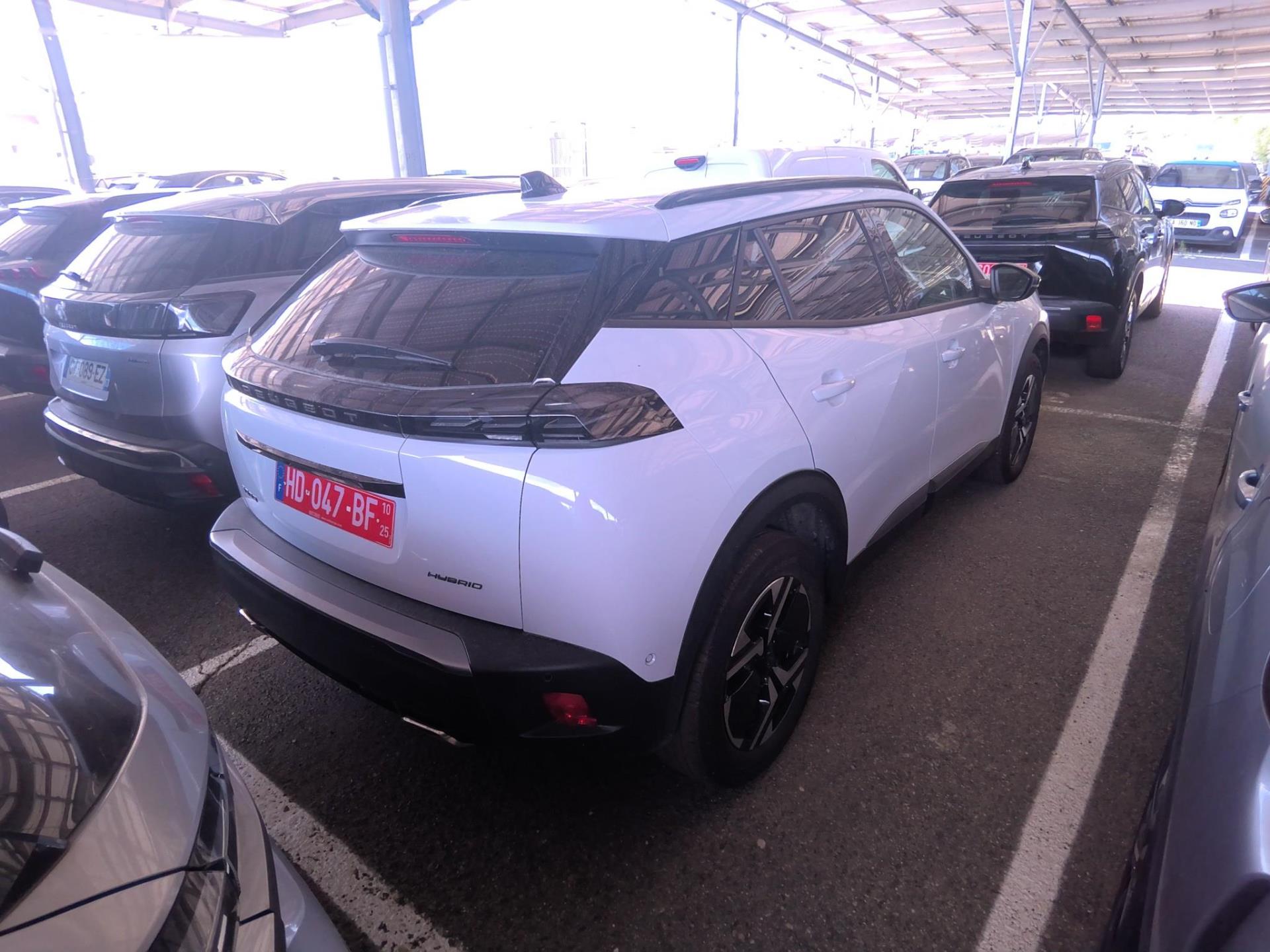 Peugeot 2008 Hybrid 136 e-DCS6 Allure 2025