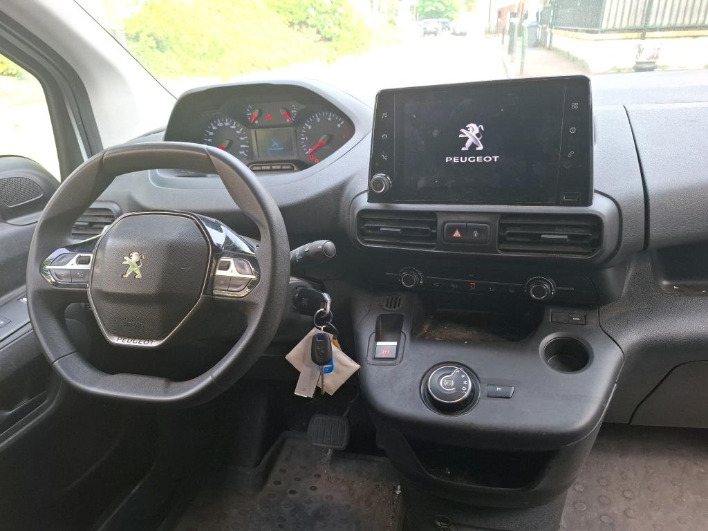 Peugeot PARTNER FOURGON LONG 950 KG BLUEHDI 130 S&S EAT8 ASPHALT 2020