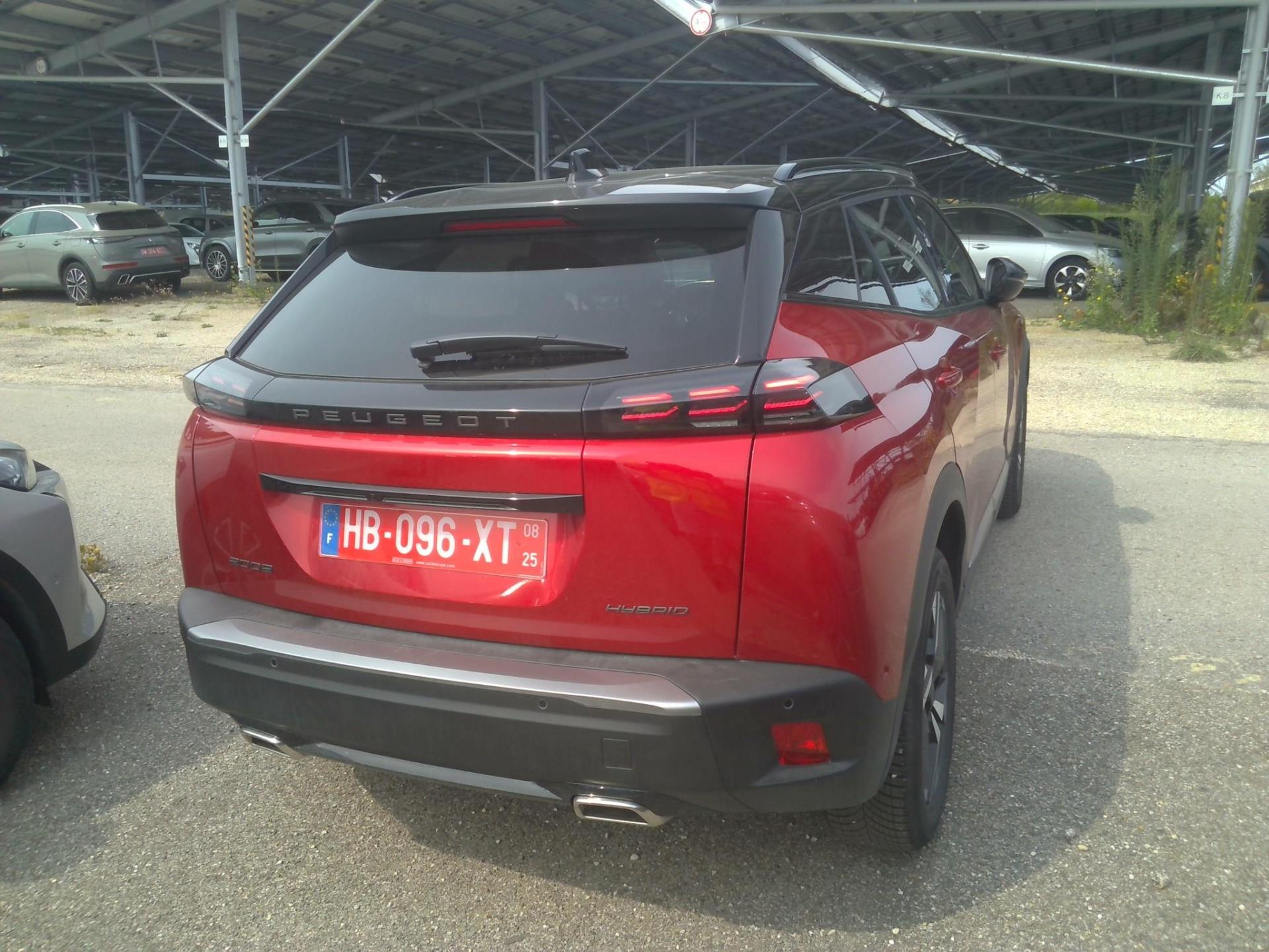 Peugeot 2008 Hybrid 136 e-DCS6 GT 2025