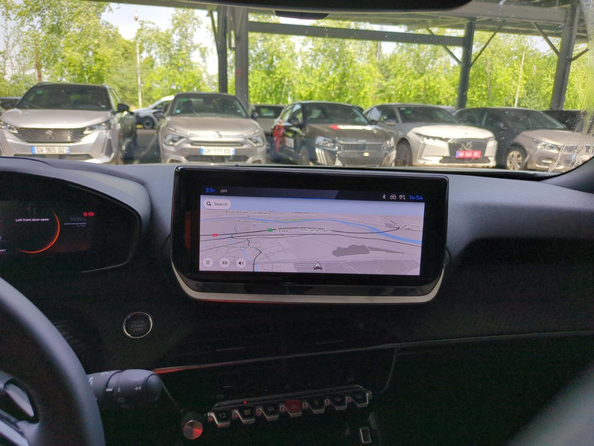 Peugeot 2008 Hybrid 136 e-DCS6 Allure 2025