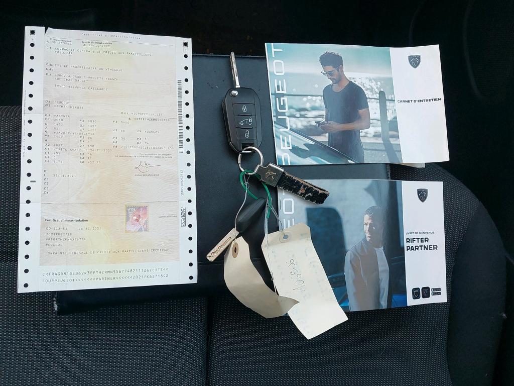 Peugeot PARTNER FOURGON STANDARD 650 KG BLUEHDI 130 S&S EAT8 ASPHALT 2021