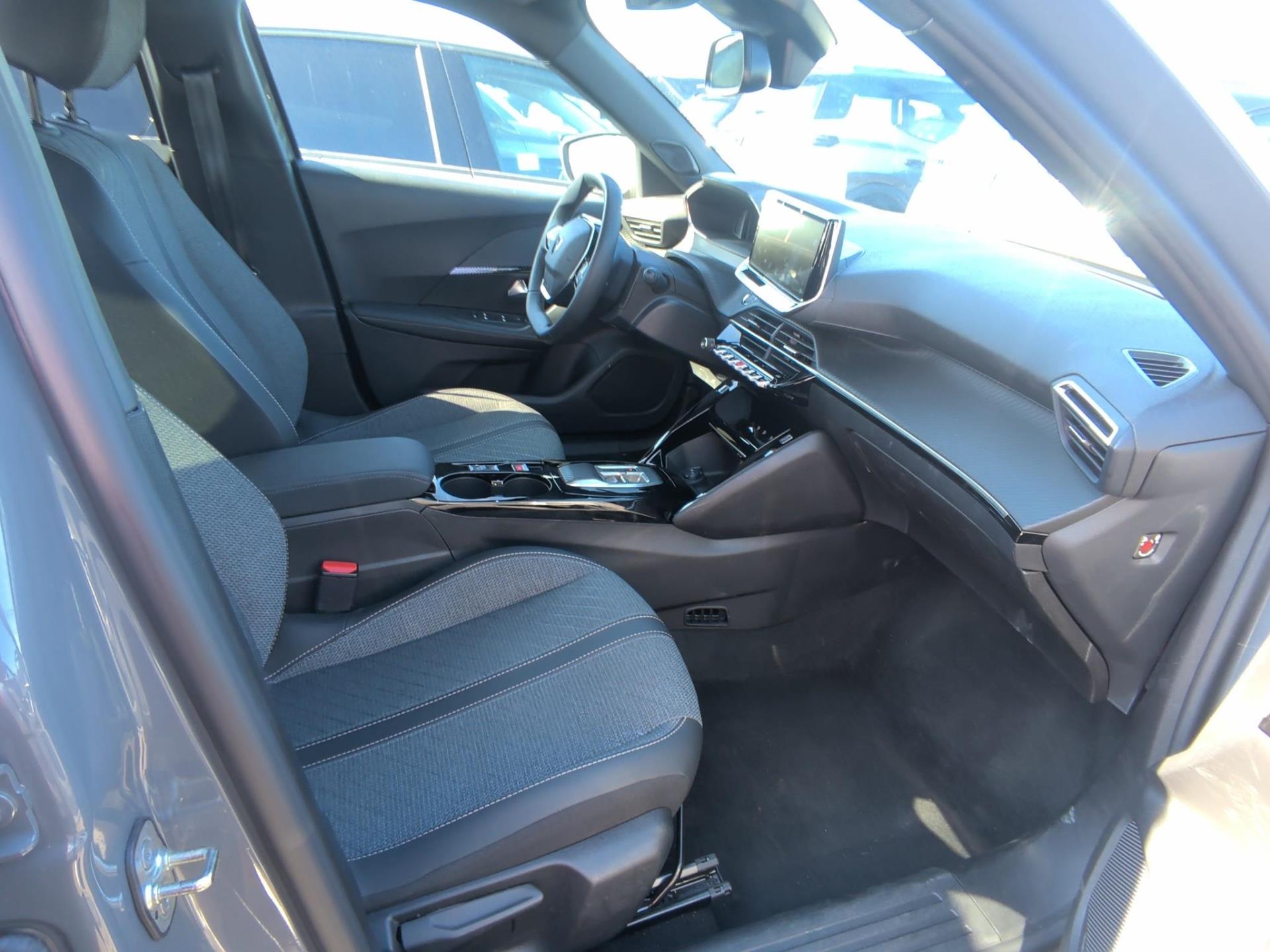 Peugeot 2008 Hybrid 145 ch e-DCS6 Allure 2026