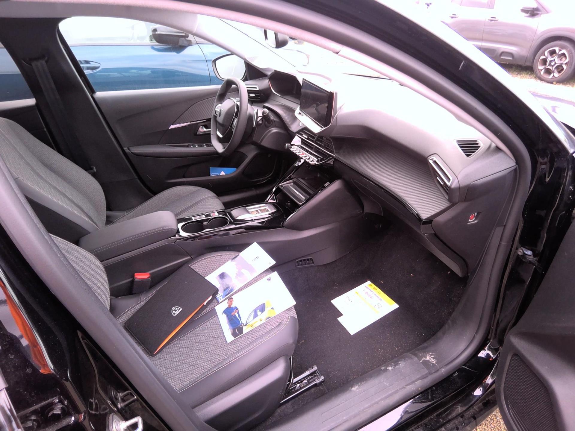 Peugeot 208 Hybrid 100 e-DCS6 Allure 2024