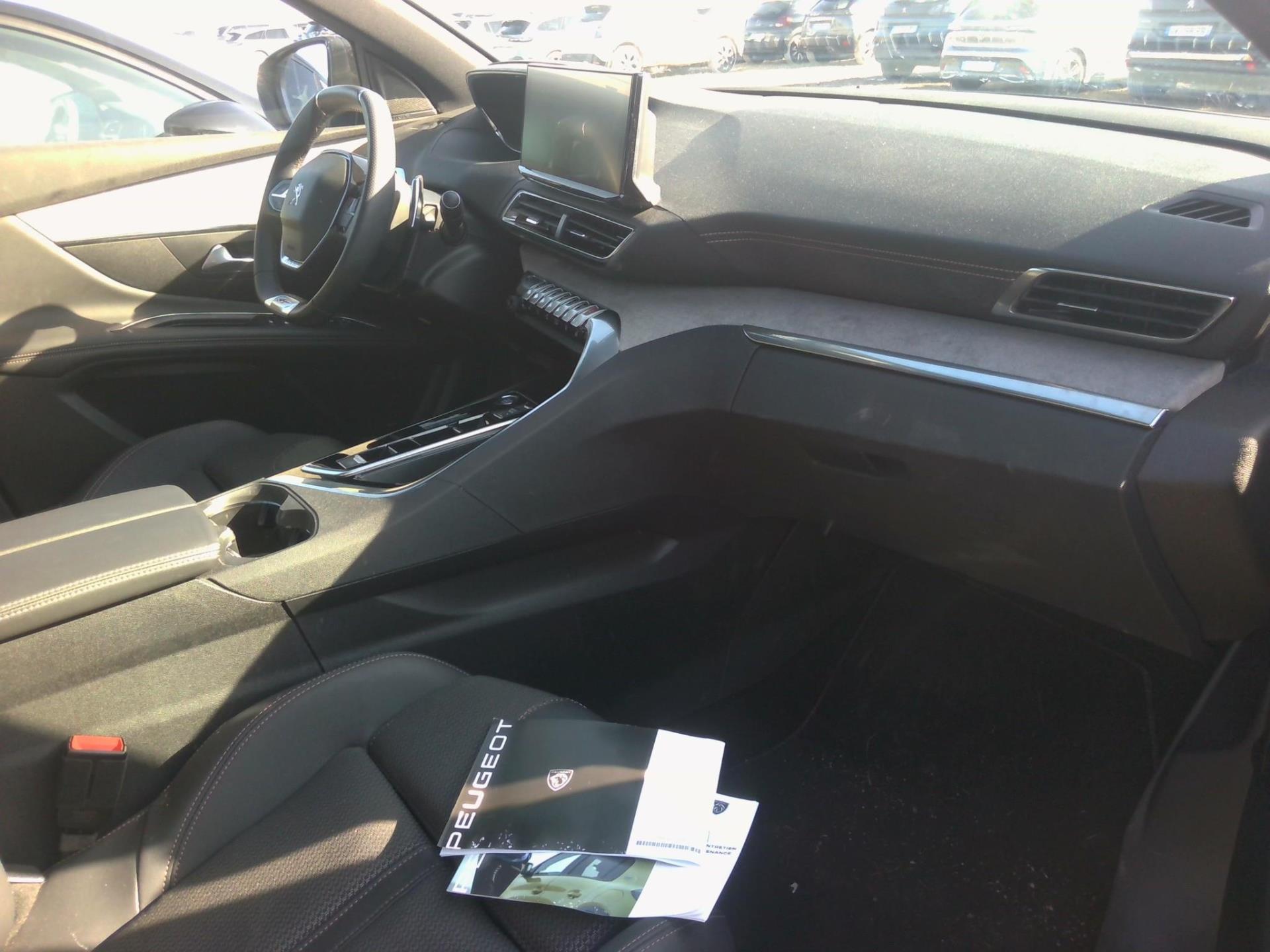 Peugeot 3008 Hybrid 136 e-DCS6 GT 2024