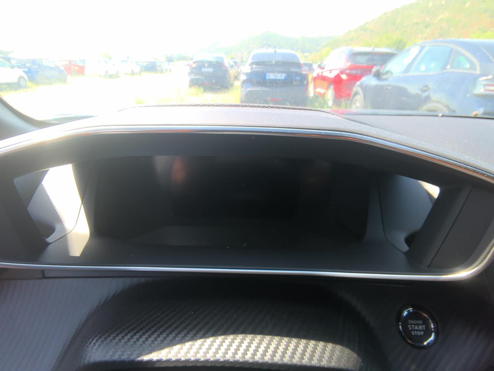 Peugeot 2008 Hybrid 145 e-DCS6 GT 2025