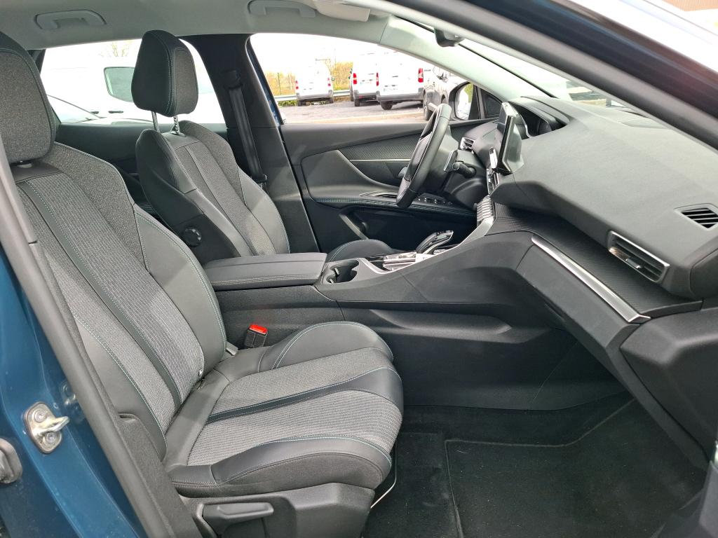 Peugeot 3008 Hybrid 225 e-EAT8 Active Pack 2022