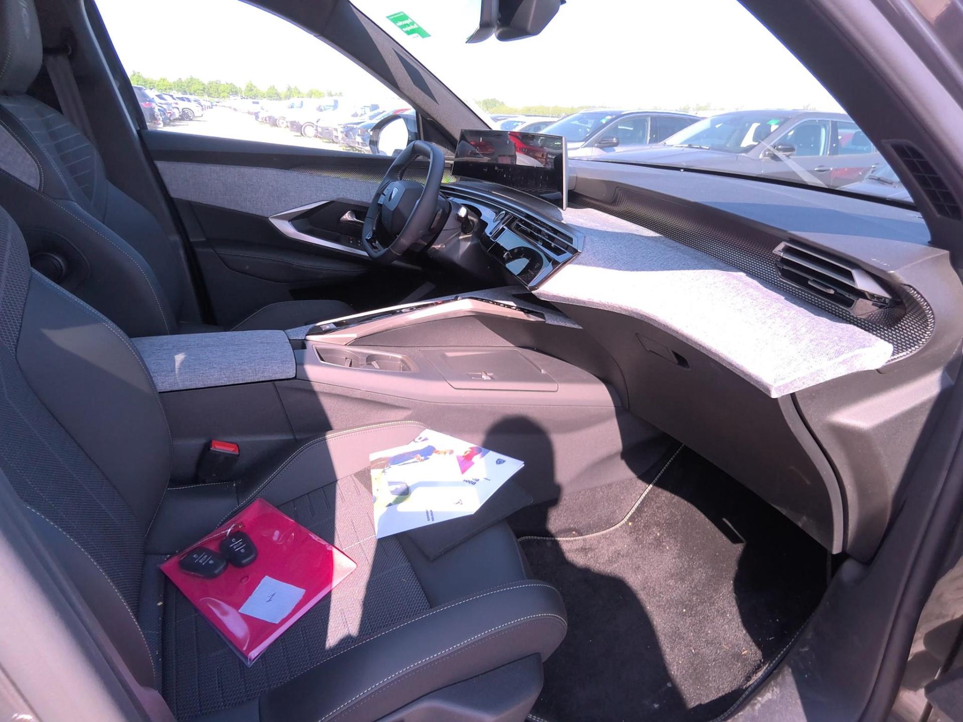 Peugeot 3008 Hybrid 136 e-DCS6 GT 2025