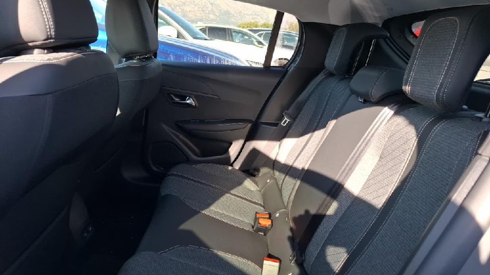 Foto Peugeot 208 14
