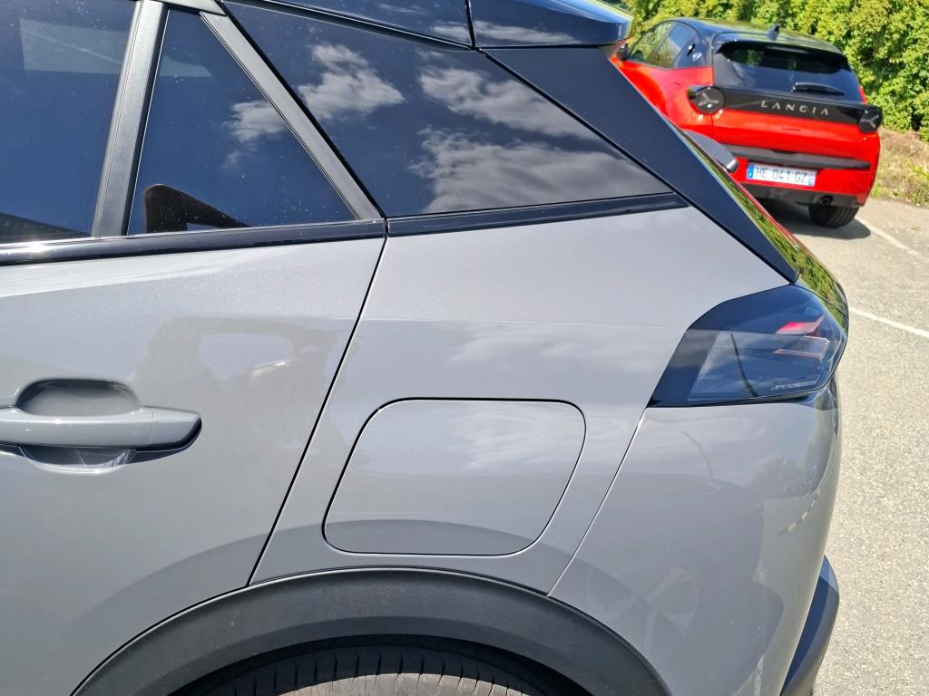 Peugeot 2008 Hybrid 145 e-DCS6 GT 2025