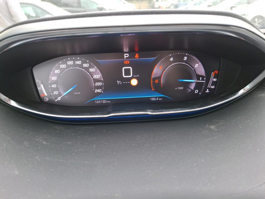 Peugeot 3008 BlueHDi 130ch S&S EAT8 Active Business 2021