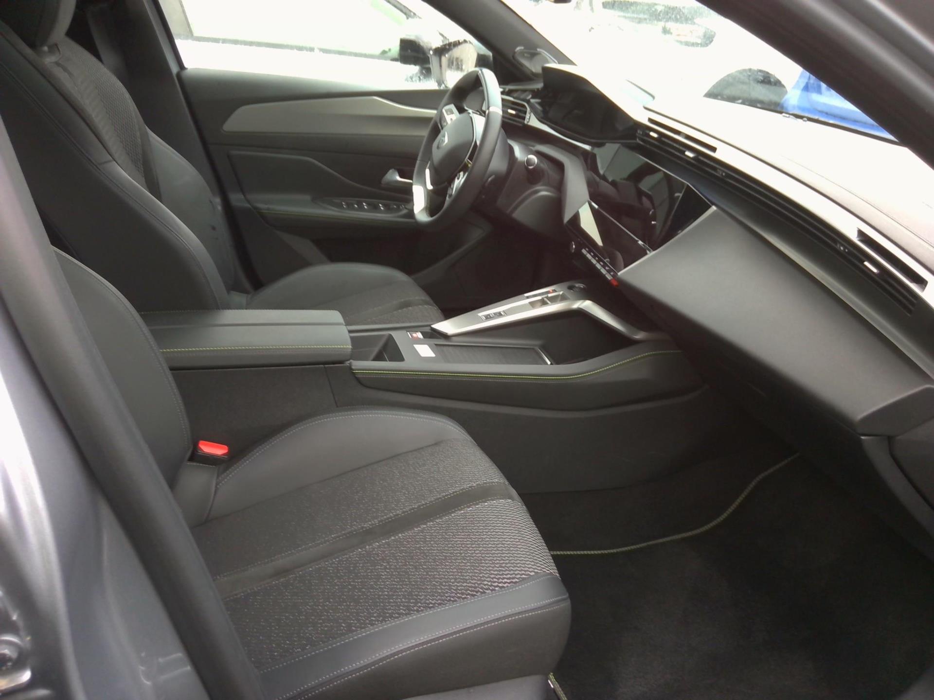Peugeot 308 SW Hybrid 136 e-DCS6 GT 2024