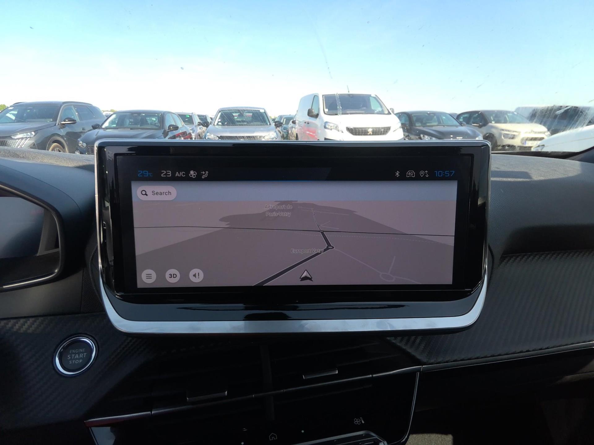 Peugeot 2008 Hybrid 145 e-DCS6 Allure 2025