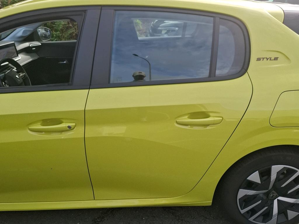 Peugeot 208 Hybrid 110 ch e-DCS6 Style 2025