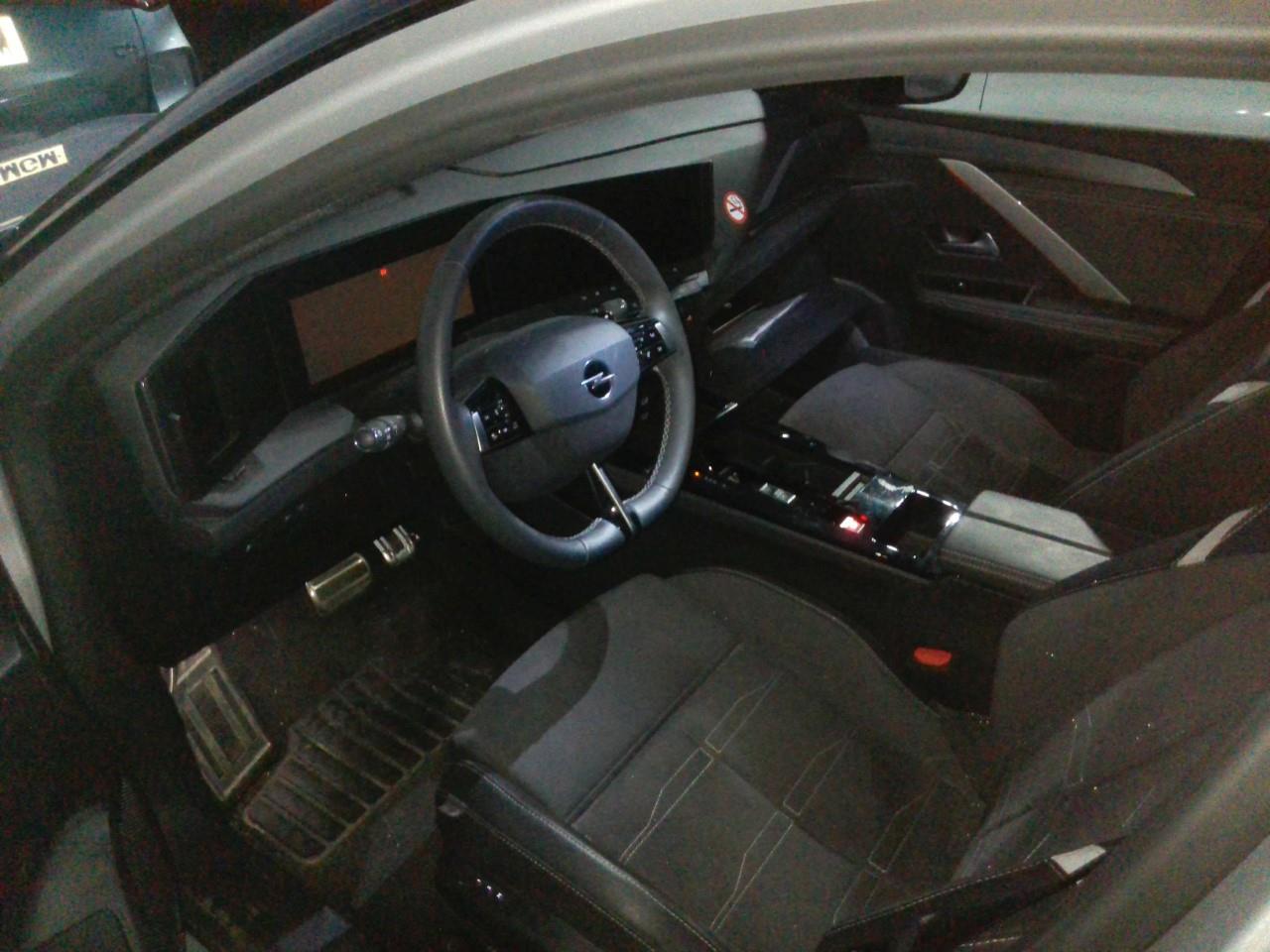 Foto Opel Astra PHEV 3