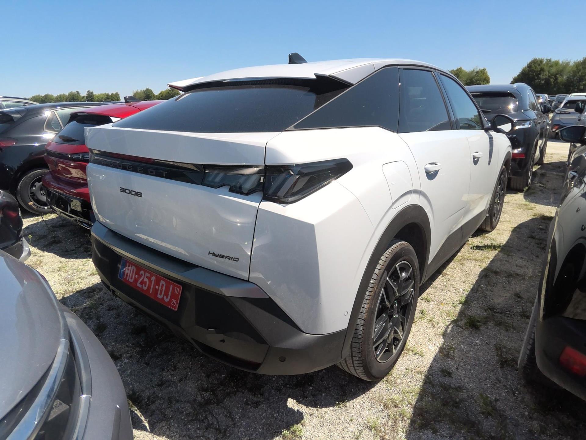 Peugeot 3008 Hybrid 145 e-DCS6 Allure 2025