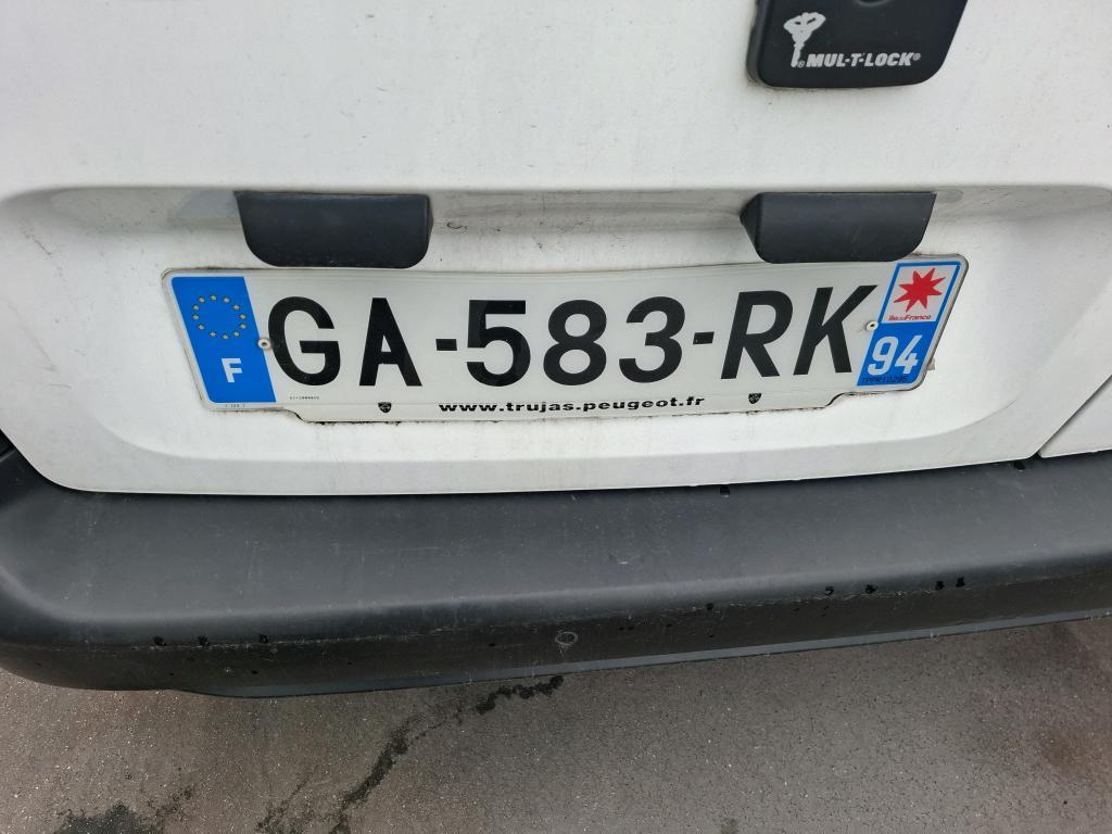 Peugeot PARTNER FOURGON STANDARD 650 KG BLUEHDI 130 S&S EAT8 ASPHALT 2021