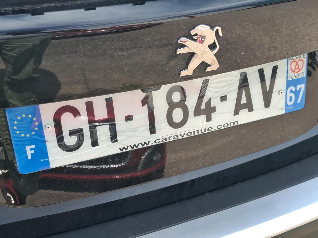 Peugeot 2008 BlueHDi 130 S&S EAT8 Allure 2022