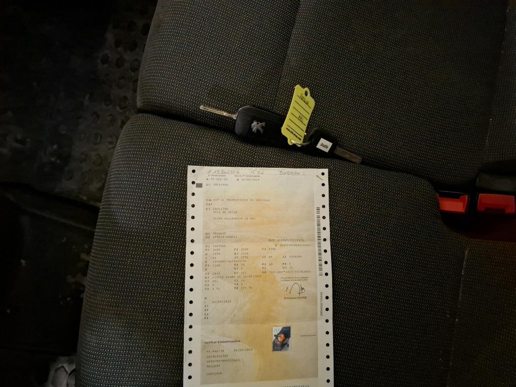 Peugeot PARTNER FOURGON STANDARD 650 KG BLUEHDI 100 S&S BVM5 PREMIUM 2019