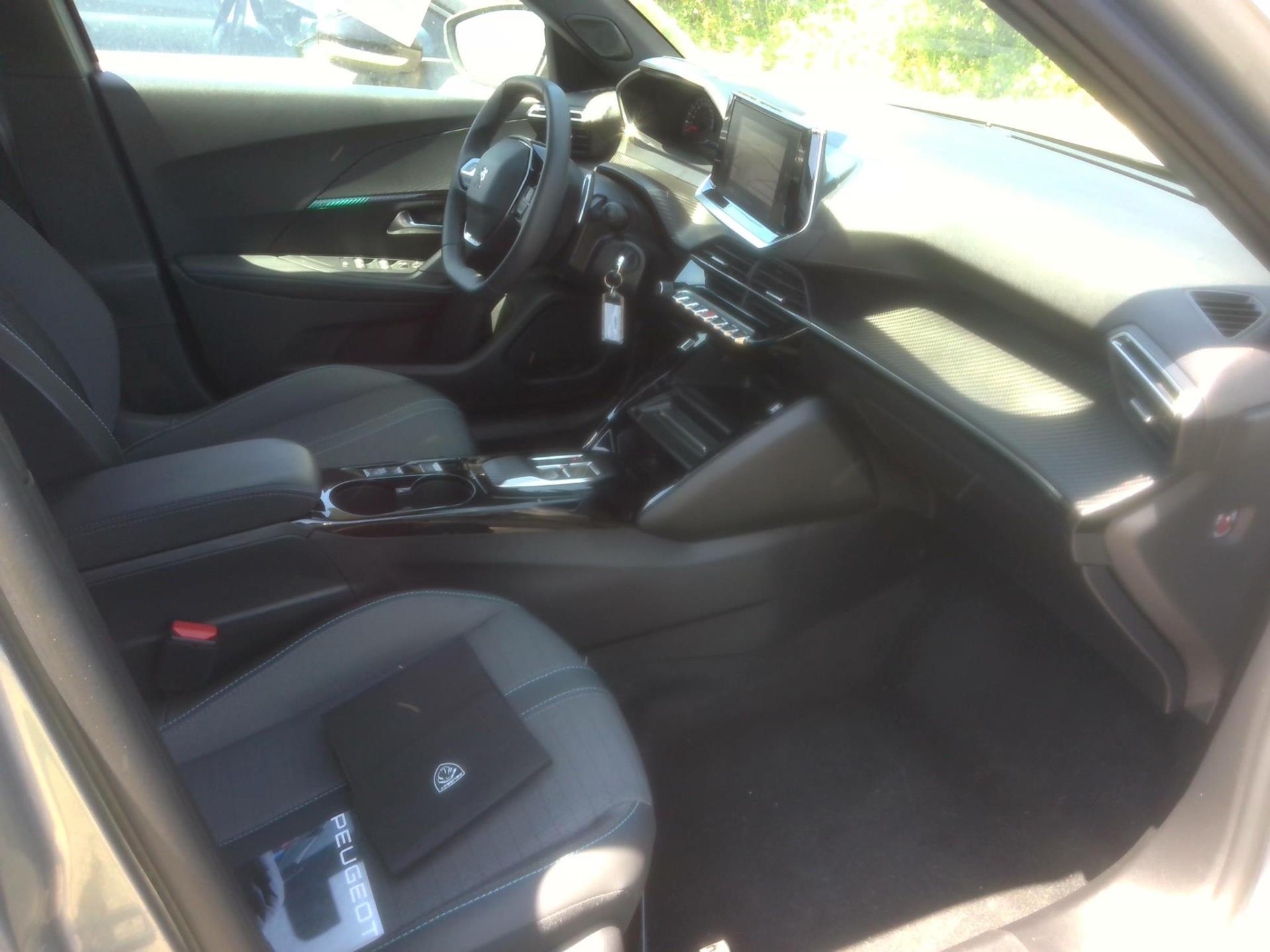 Peugeot 2008 BlueHDi 130 S&S EAT8 Allure 2023