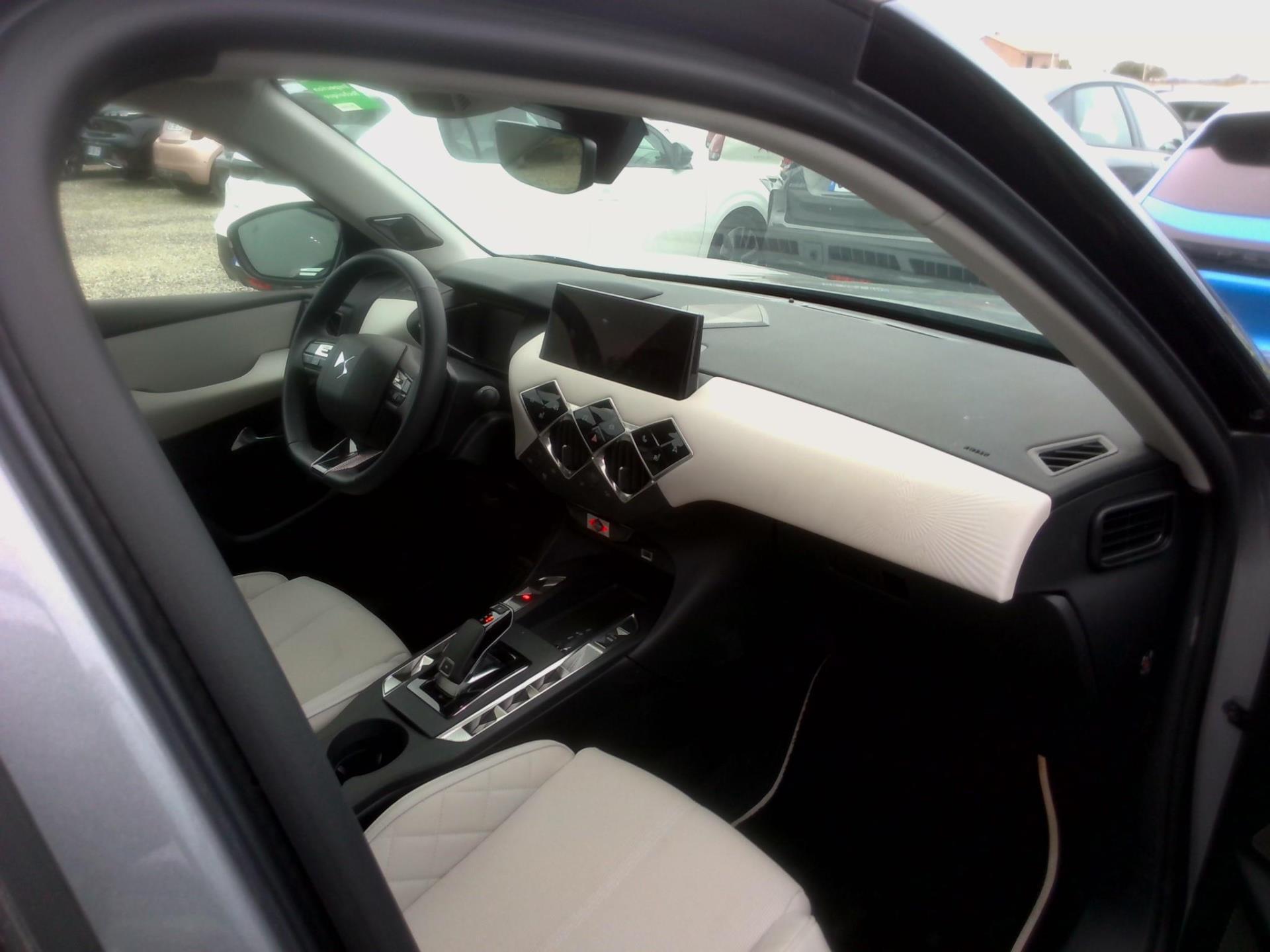 DS DS 3 PureTech 130 EAT8 Esprit de Voyage 2024