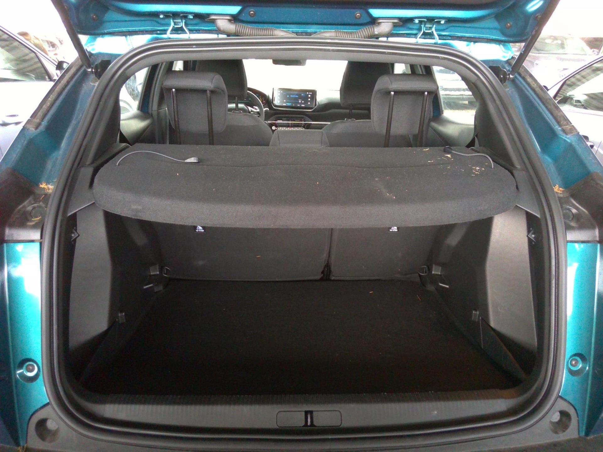 Peugeot 2008 Hybrid 145 e-DCS6 Style 2025