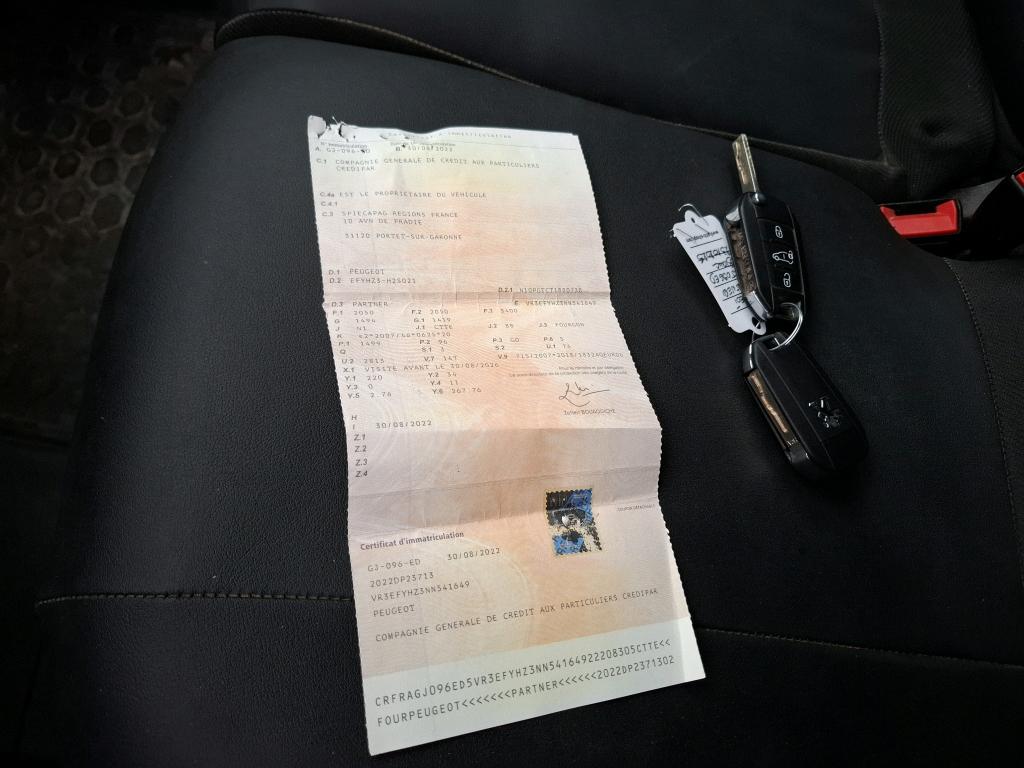 Peugeot PARTNER FOURGON STANDARD 650 KG BLUEHDI 130 S&S EAT8 ASPHALT 2022