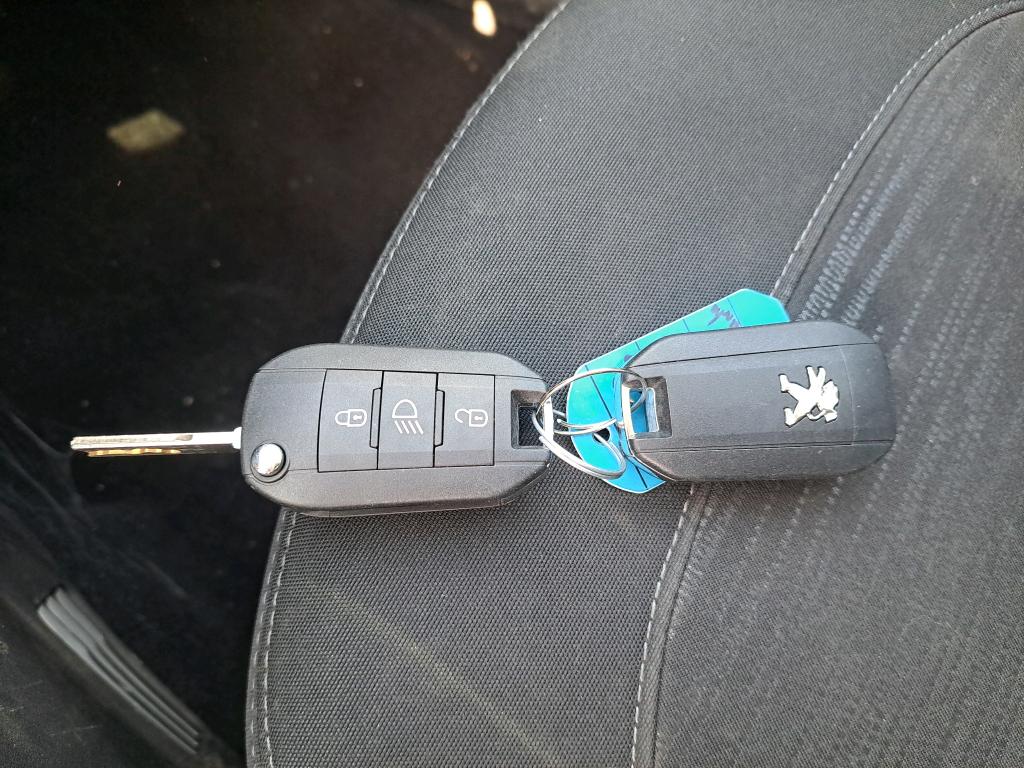 Peugeot 208 AFFAIRE BLUEHDI 100 S&S BVM5 PREMIUM PACK 2019