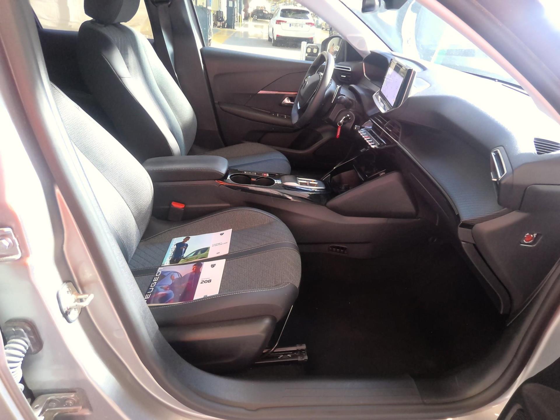 Peugeot 208 Hybrid 110 ch e-DCS6 Allure 2025