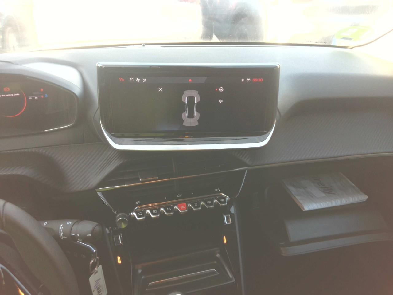 Foto Peugeot 208 8