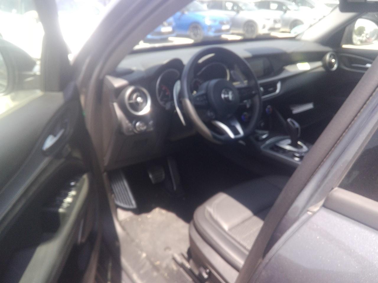 Foto Alfa Romeo Stelvio 4