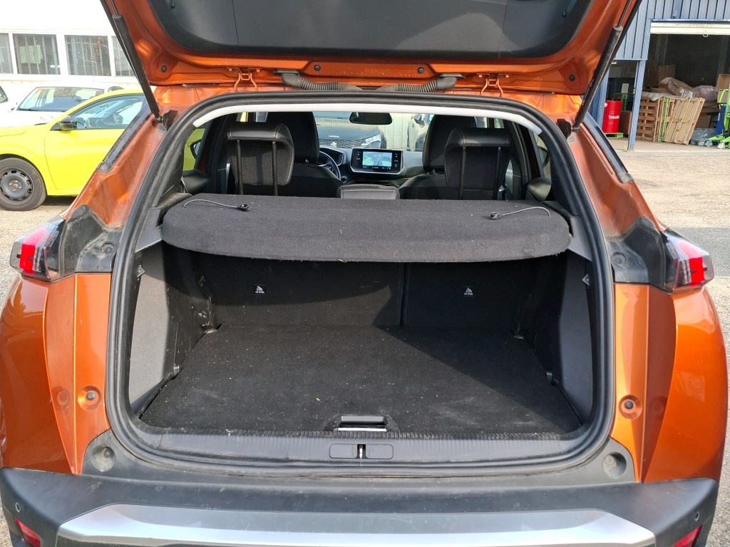 Peugeot 2008 BlueHDi 130 S&S EAT8 Allure Pack 2022