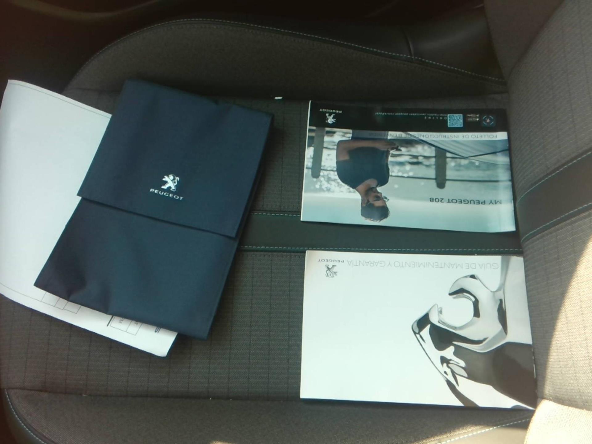 Peugeot 208 BlueHDi 100 S&S BVM6 Allure Pack 2023