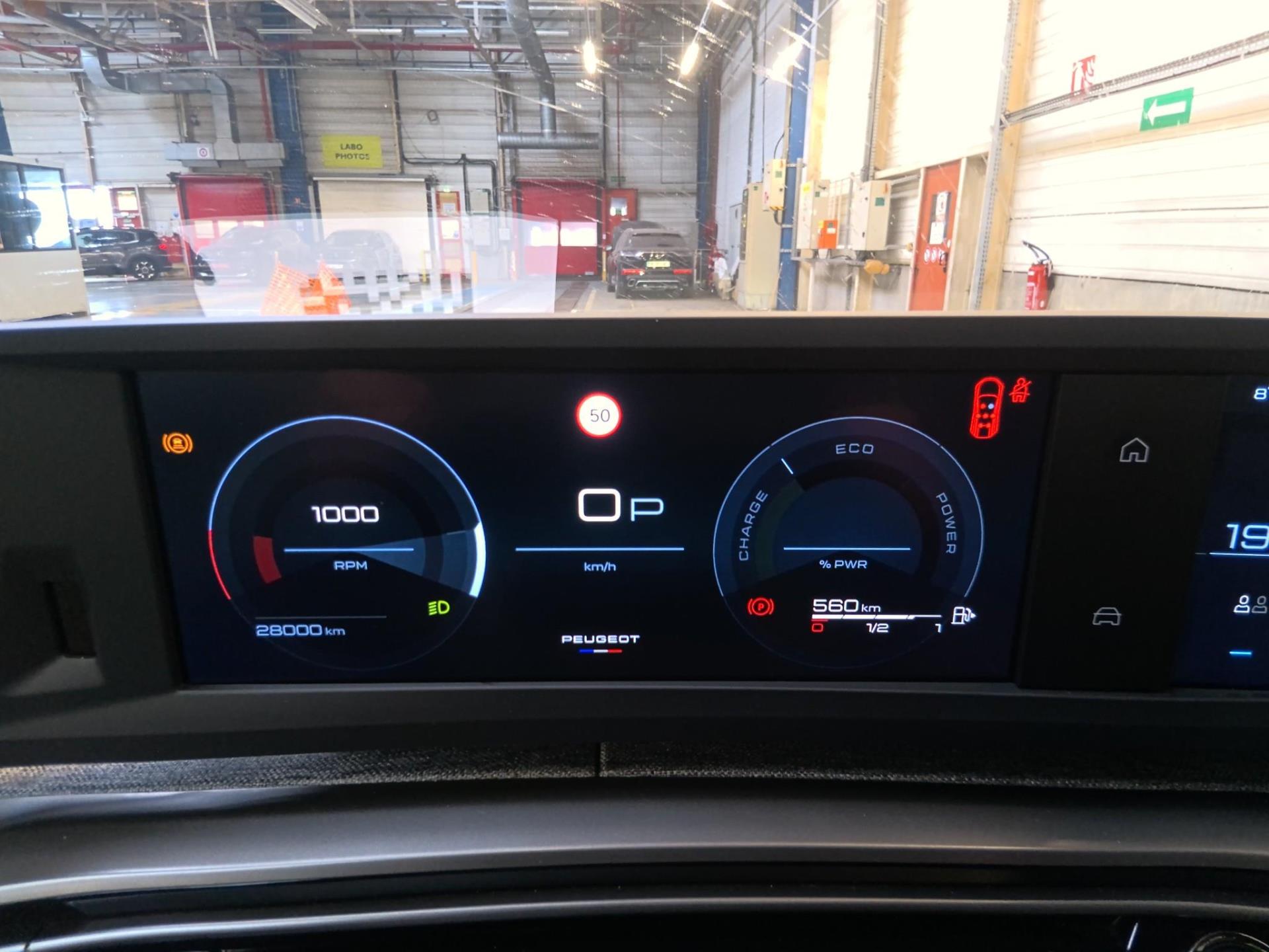 Peugeot 5008 Hybrid 145 ch e-DCS6 Allure 2025