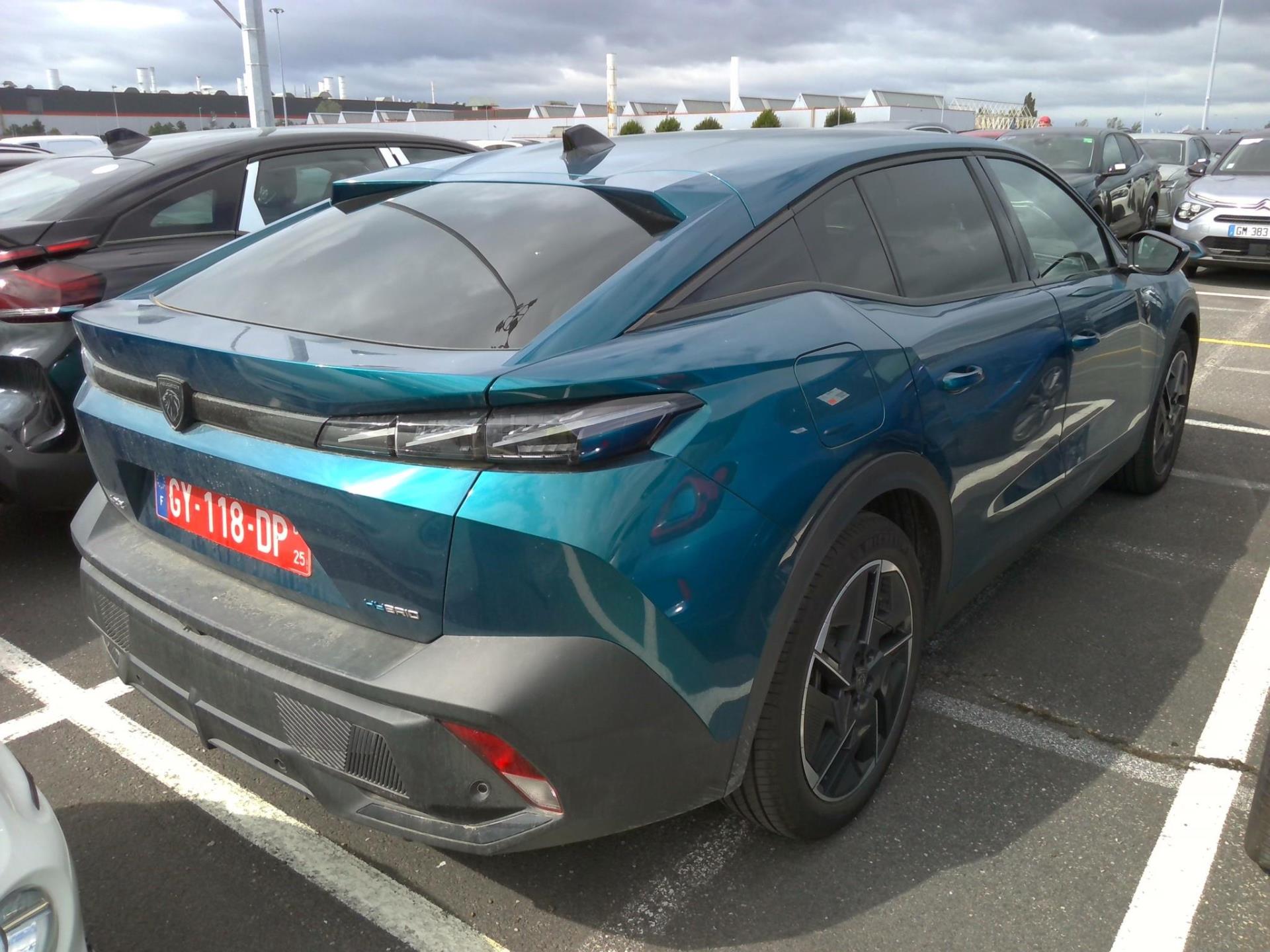 Peugeot 408 PHEV 180 e-EAT8 GT 2024