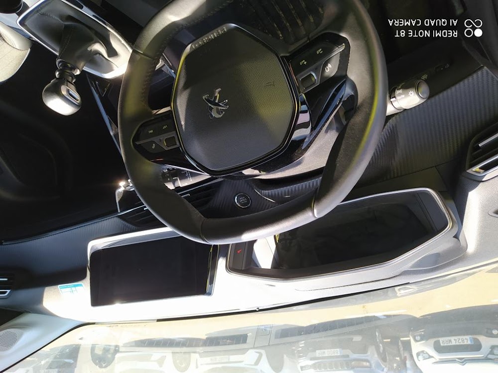 Foto Peugeot 208 11