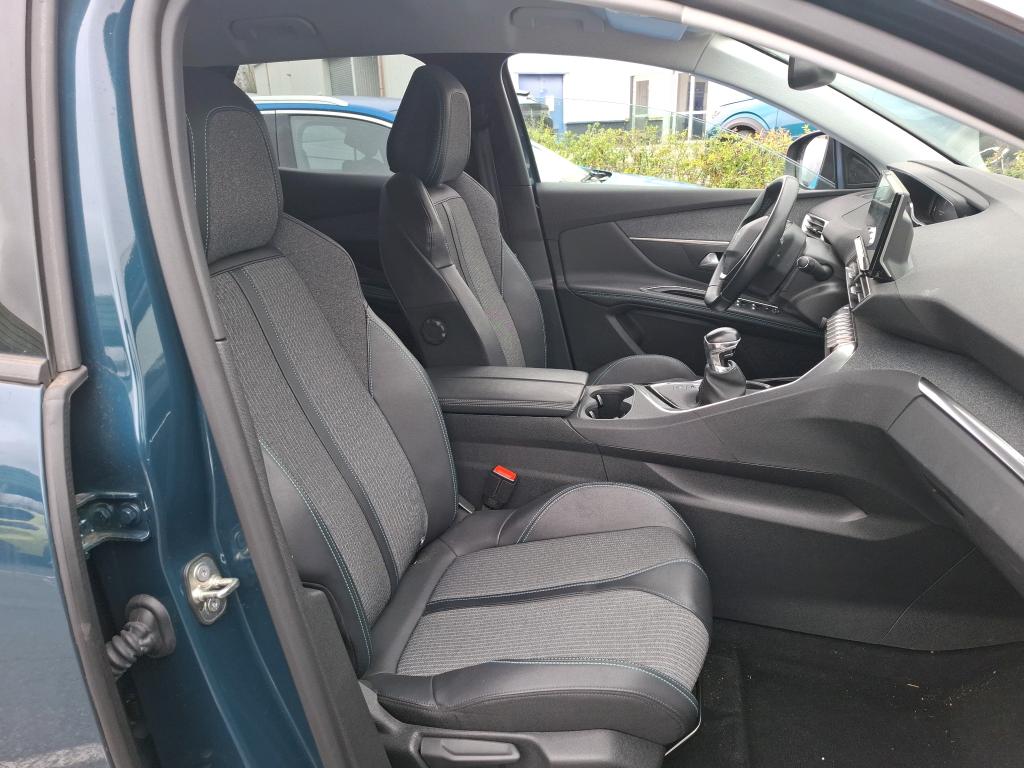 Peugeot 3008 Puretech 130ch S&S BVM6 Allure Pack 2022