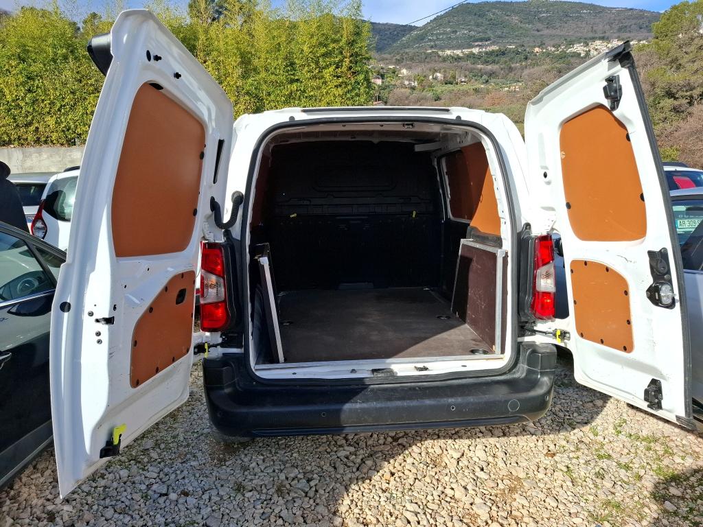 Peugeot PARTNER FOURGON STANDARD 650 KG BLUEHDI 130 S&S EAT8 ASPHALT 2021