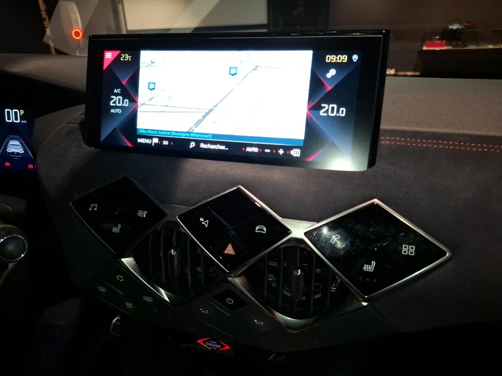 DS DS3 Crossback PureTech 130 EAT8 Ines de la Fressange Paris 2021