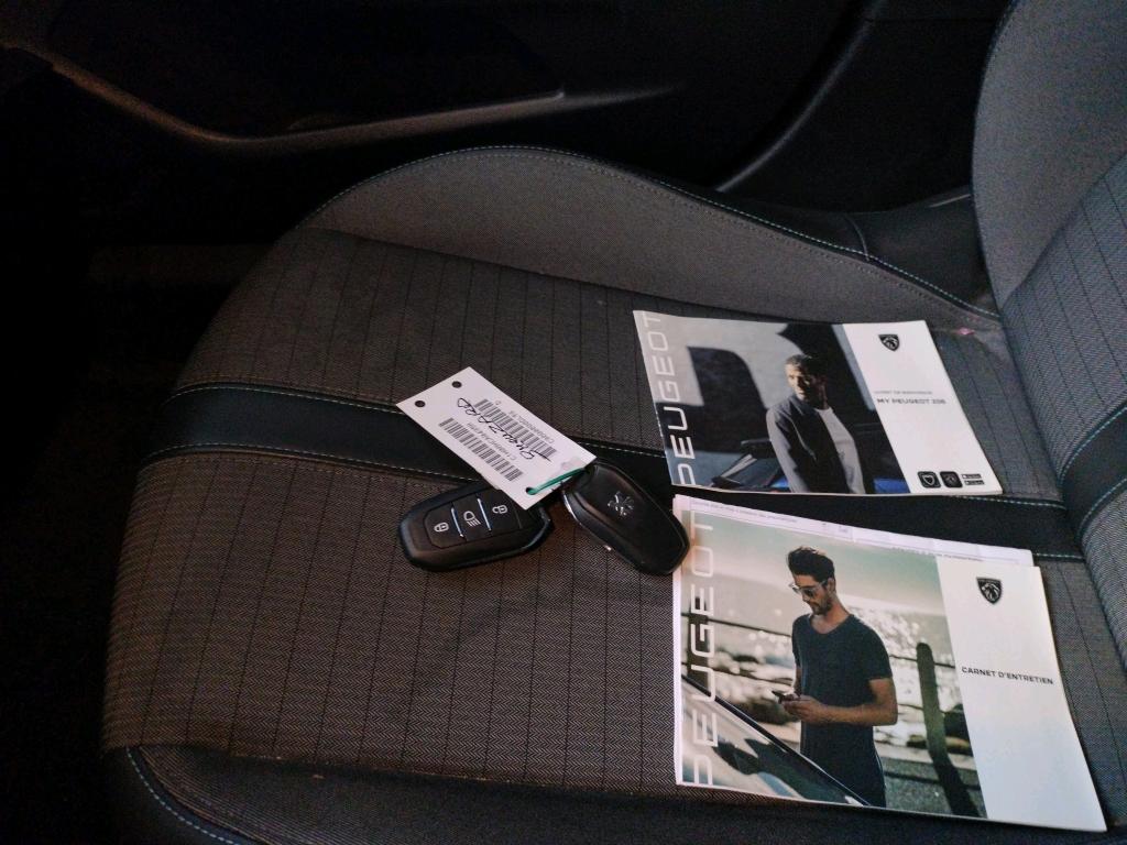 Peugeot 208 BlueHDi 100 S&S BVM6 Allure Pack 2022