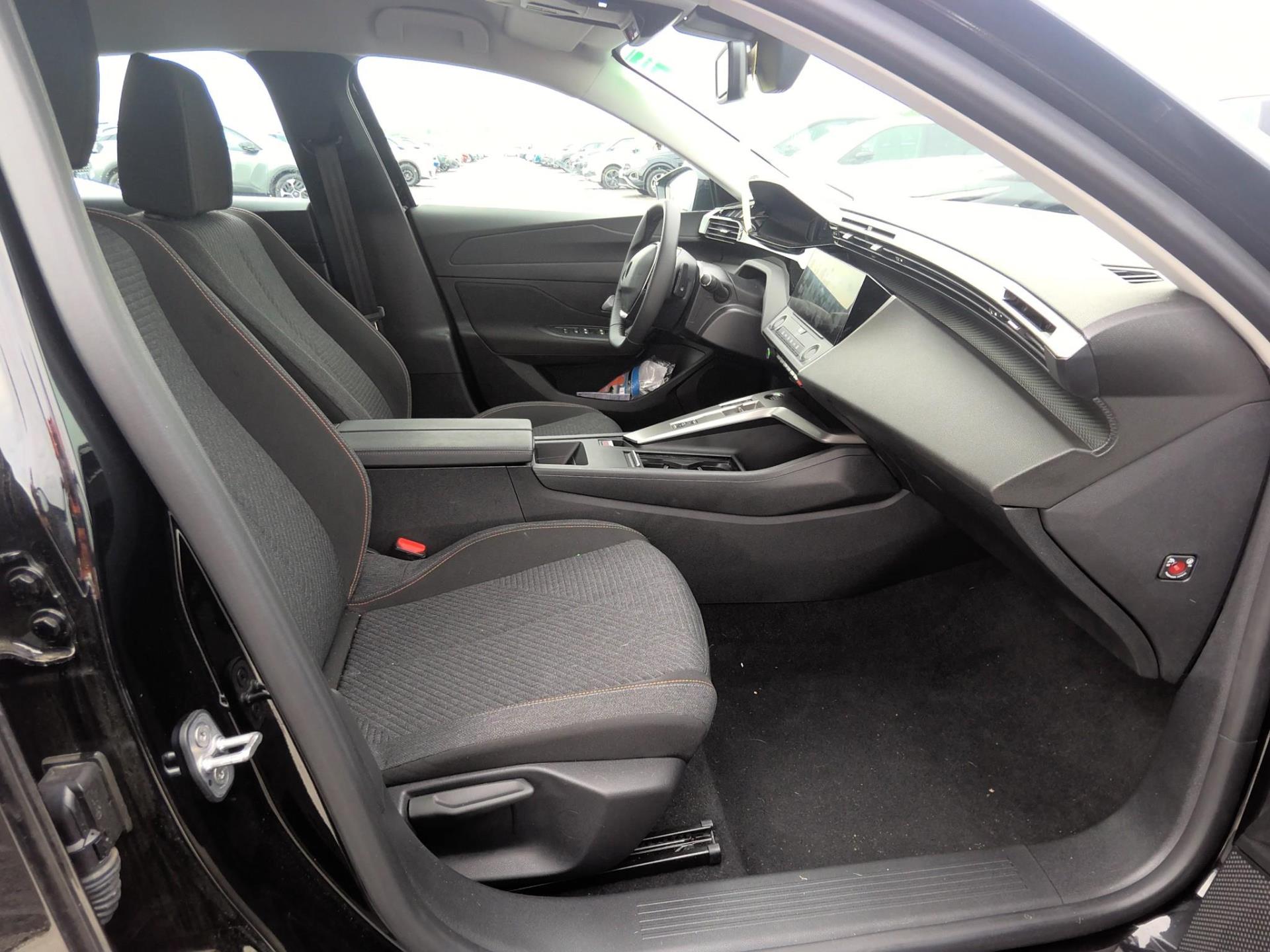 Peugeot 308 Hybrid 145 e-DCS6 Style 2025
