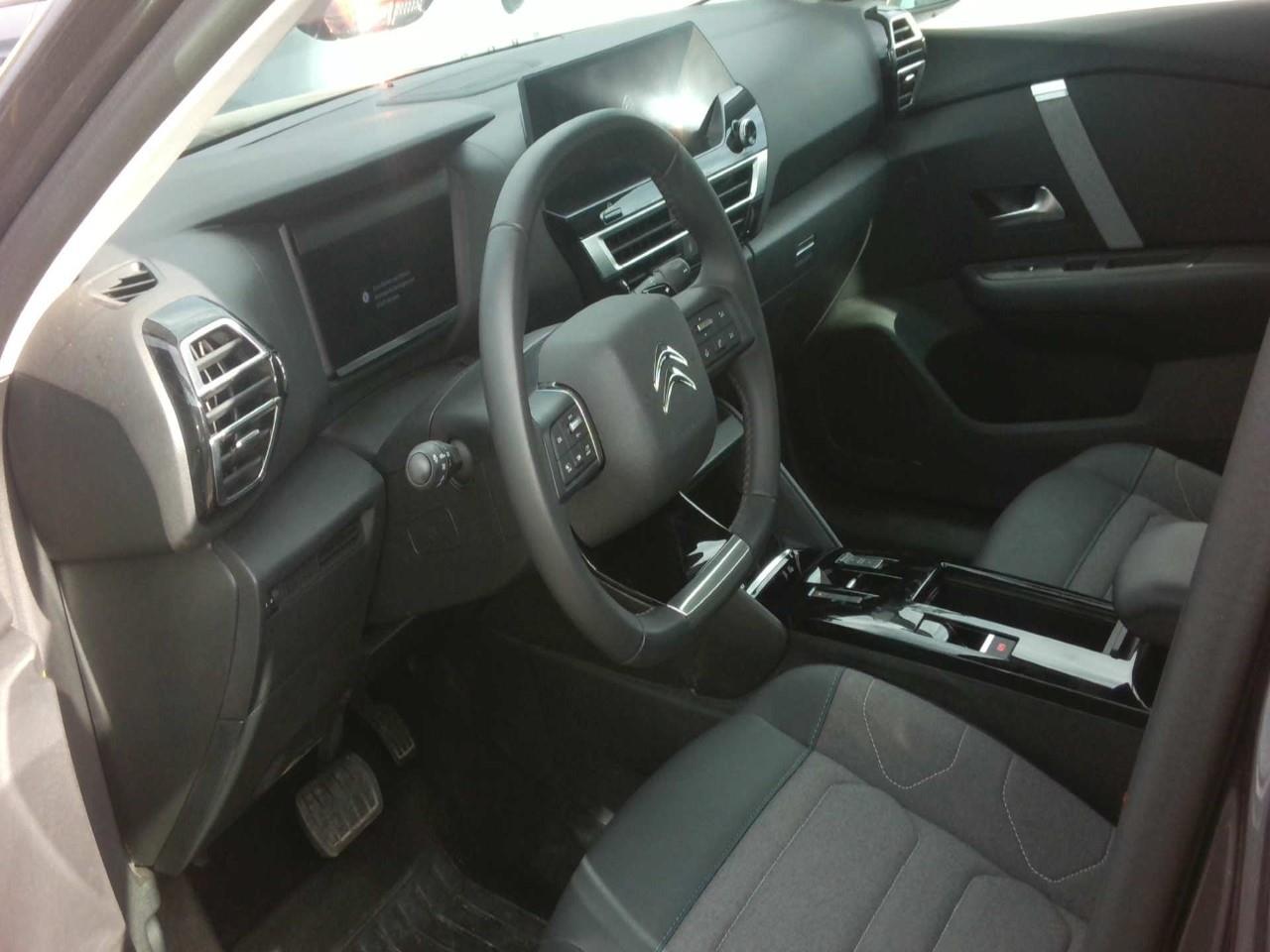 Foto Citroën C4 X 8