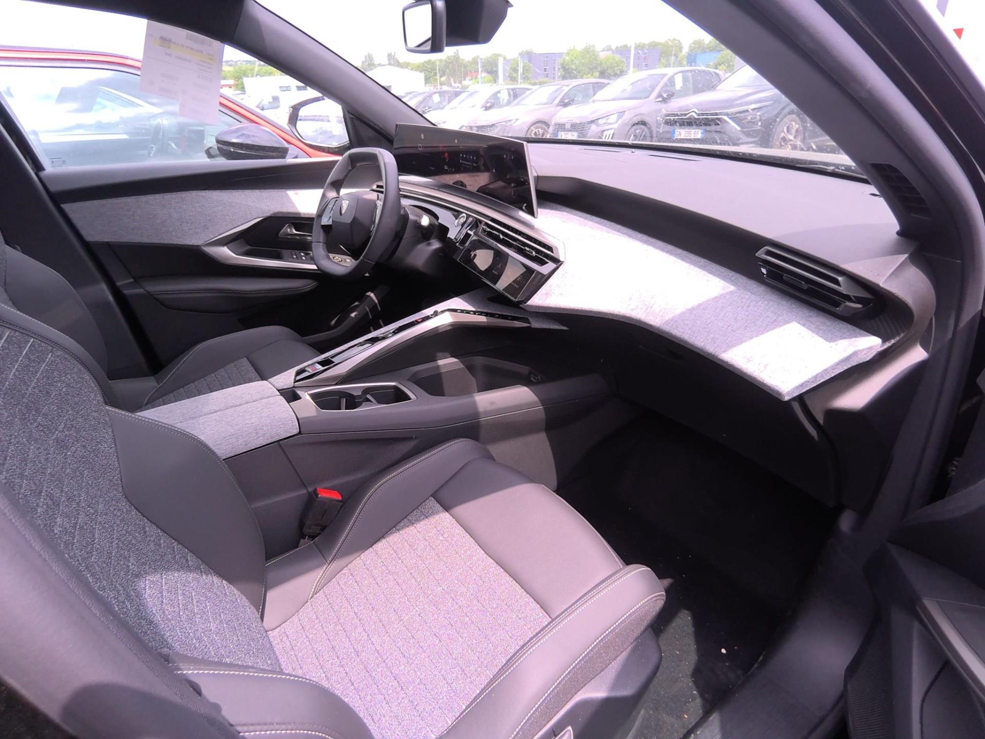 Peugeot 3008 Hybrid 145 e-DCS6 Allure 2025