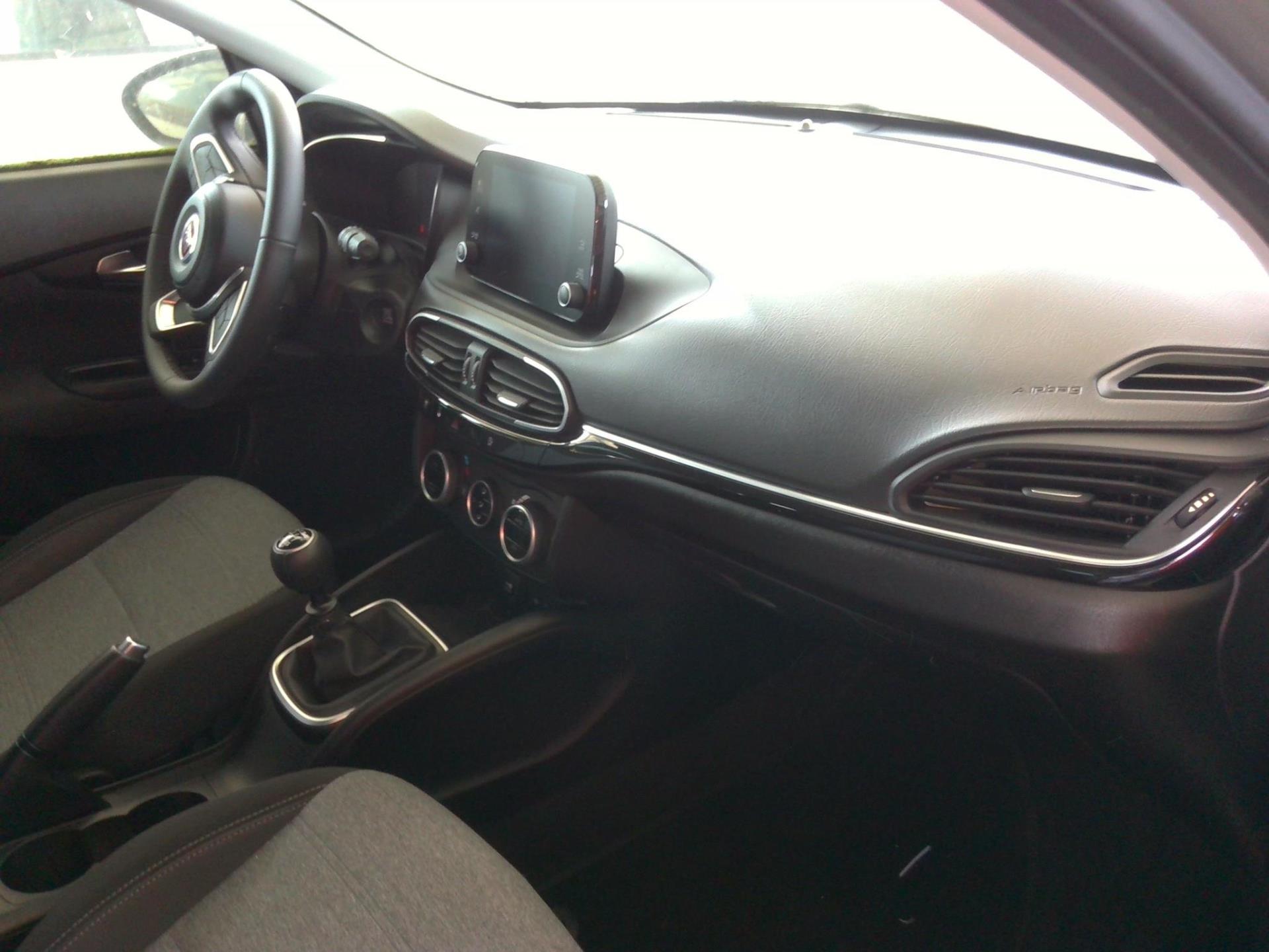 FIAT Tipo Cross SW 1.6 Multijet 130 ch S&S Plus 2023