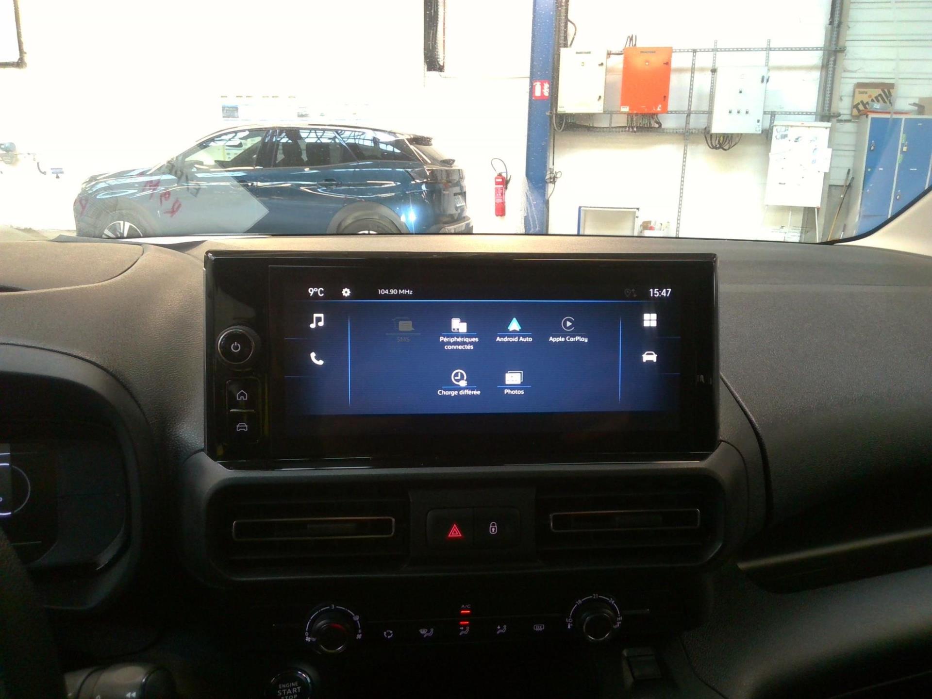 Opel E-Combo Life Taille M 136 ch 100 kW Batterie 54 kWh Elegance 2024