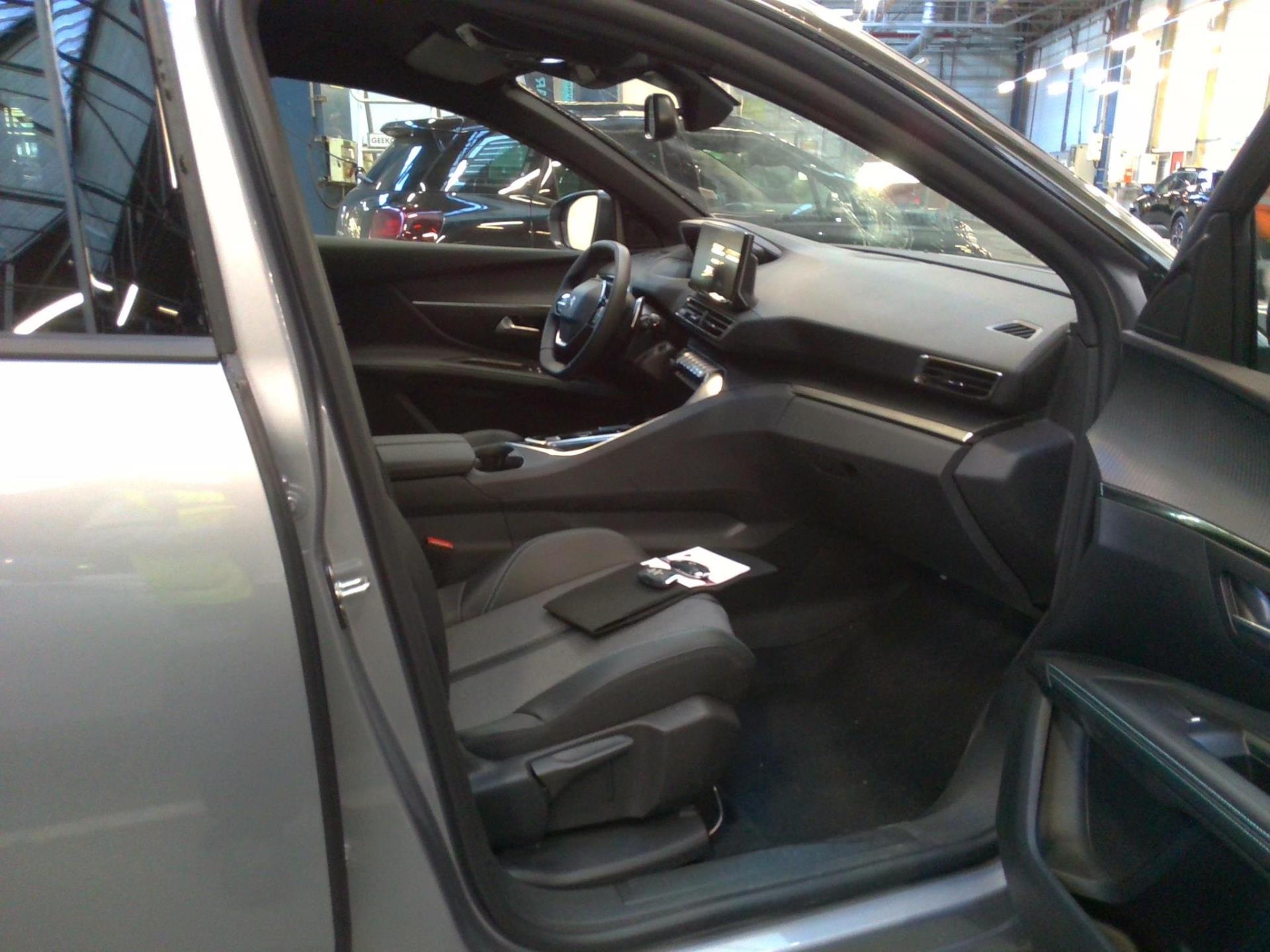 Peugeot 5008 BlueHDi 130ch S&S EAT8 Allure Pack 2024