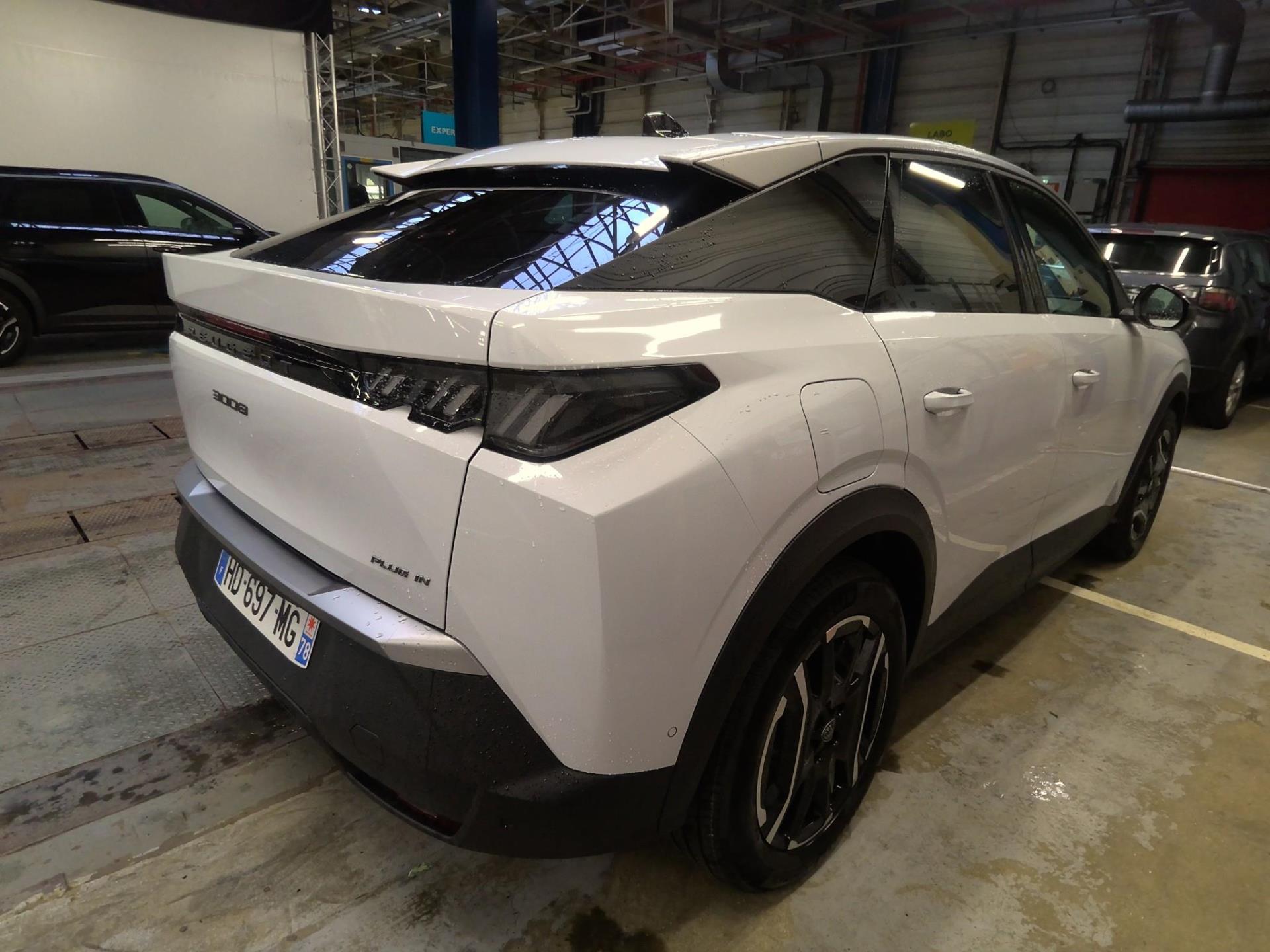 Peugeot 3008 Plug-in Hybrid 195 e-DCS7 Allure 2025
