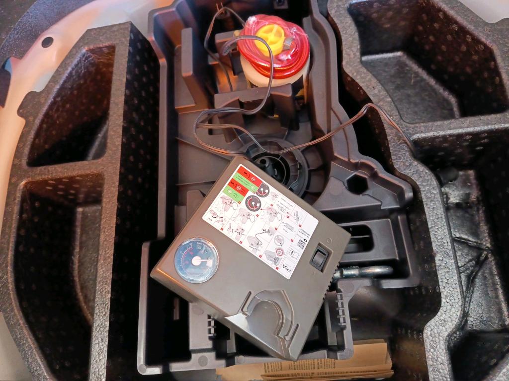 Peugeot 208 BLUEHDI 100 S&S BVM6 PREMIUM 2021