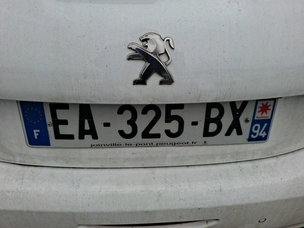 Peugeot 208 1.6 BlueHDi 75ch S&S BVM5 Allure Business 2016